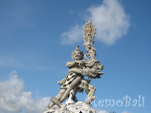 バリ島「デワルチ像」Memo Bali