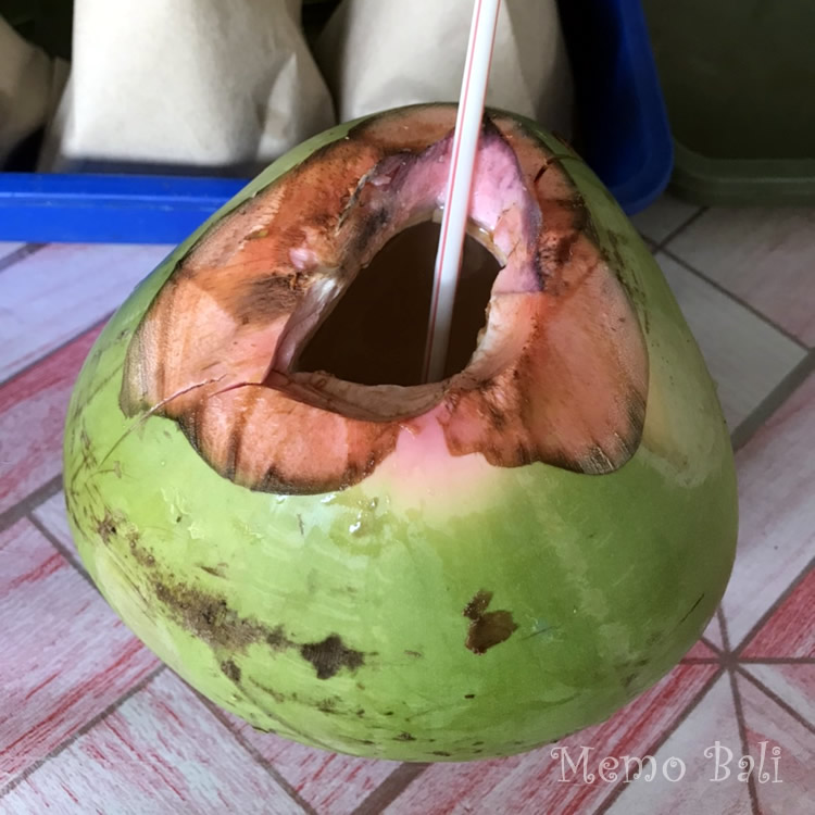 バリ島「Kelapa Wulung（赤いココナッツ）」Memo Bali