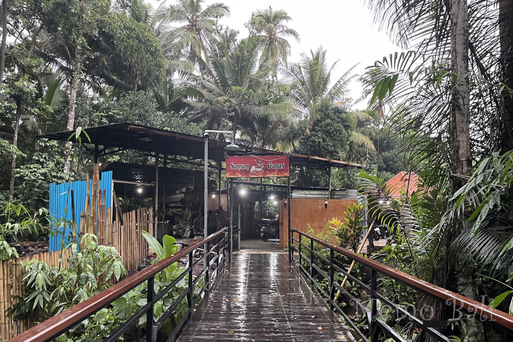 バリ島「Samsam Ganas - Babi Genyol Pan Aplus（サムサムガナス-バビゲニョールパンアプルス）」Memo Bali