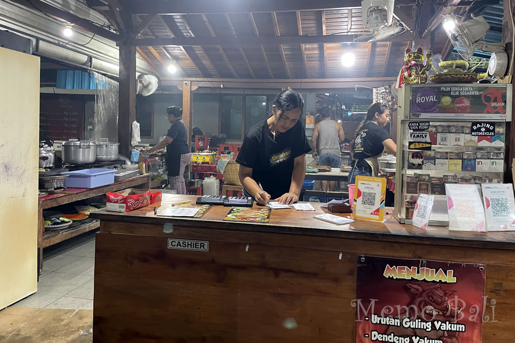 バリ島「Samsam Ganas - Babi Genyol Pan Aplus（サムサムガナス-バビゲニョールパンアプルス）」Memo Bali