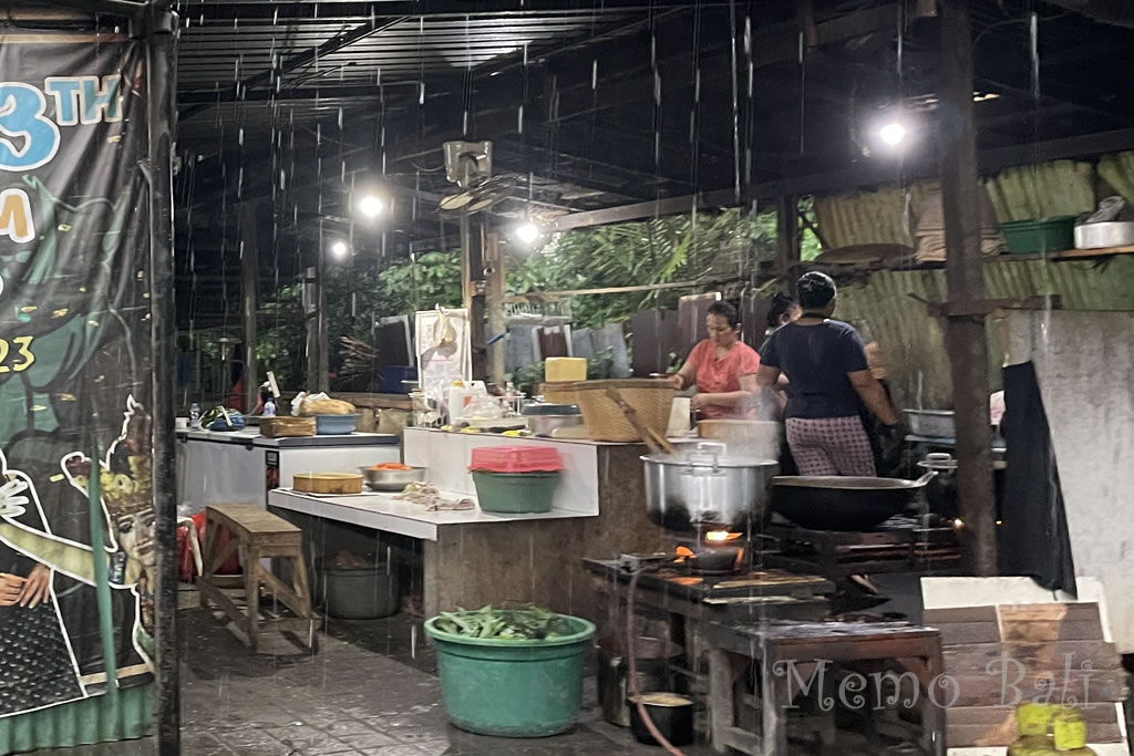 バリ島「Samsam Ganas - Babi Genyol Pan Aplus（サムサムガナス-バビゲニョールパンアプルス）」Memo Bali