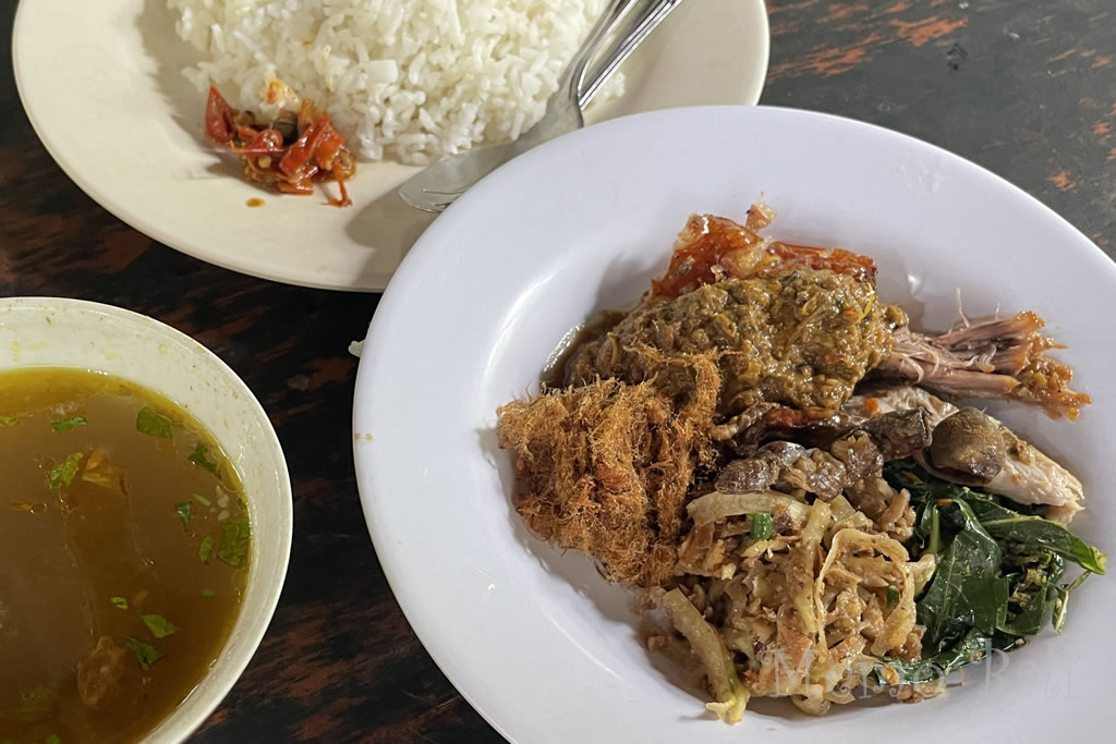 バリ島「Samsam Ganas - Babi Genyol Pan Aplus（サムサムガナス-バビゲニョールパンアプルス）」Memo Bali