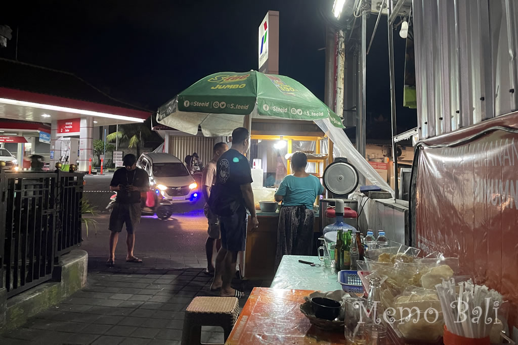 バリ島「バリ飯ワルン（店名不明）」Memo Bali